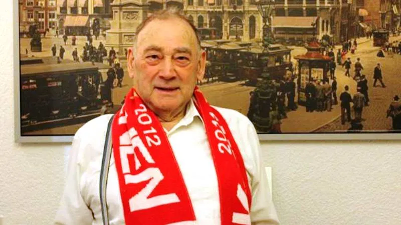 Ao saber que idoso n&atilde;o poderia mais ir ao est&aacute;dio, Ajax o buscar&aacute; de carro em todos os jogos