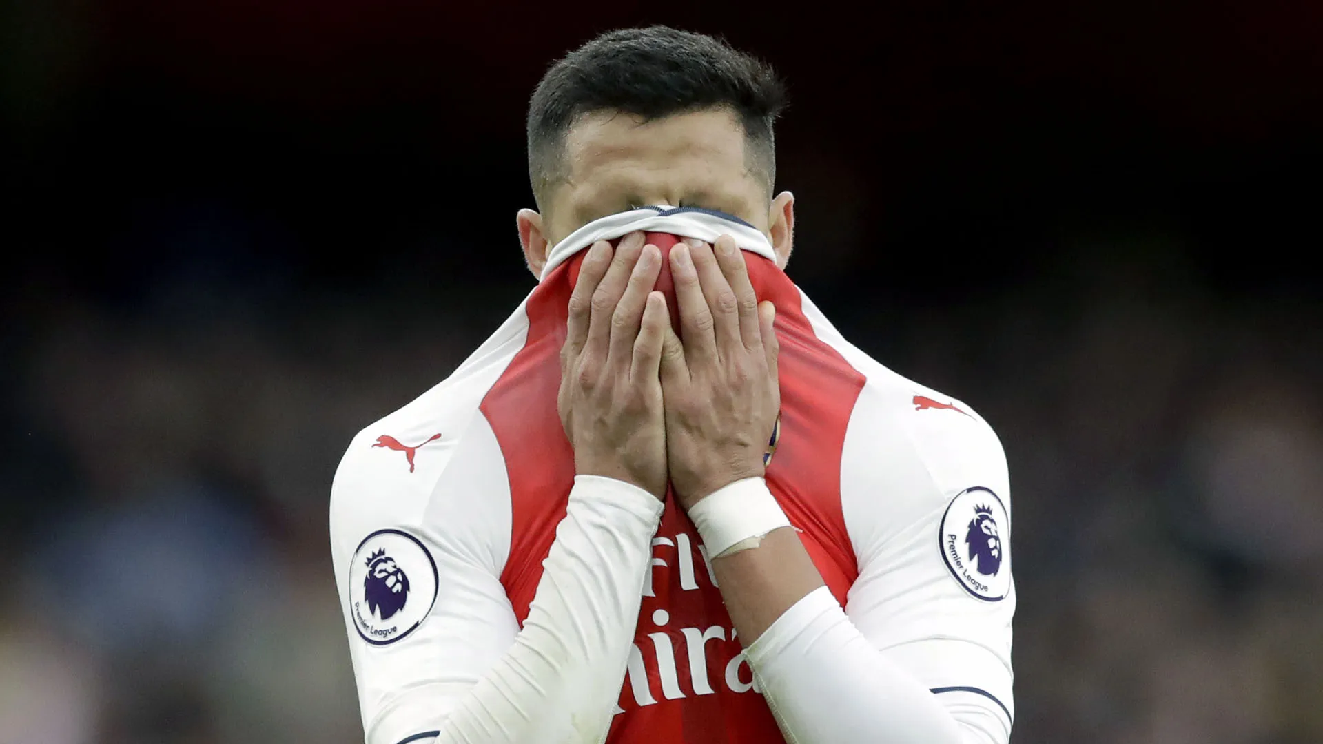 Pupilo de Mourinho, Karanka estaciona o &ocirc;nibus e Boro segura Arsenal