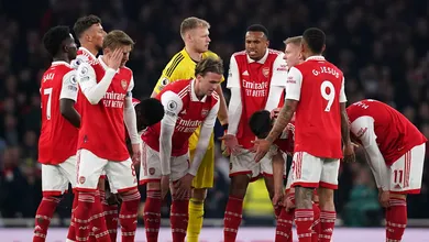 O Arsenal at&eacute; tentou novo milagre, mas trope&ccedil;ou contra o lanterna e abriu a porta para o City