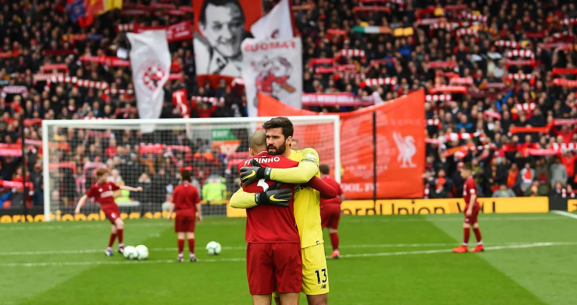 Clubes da Premier League se unem para fretar voo e acelerar volta de jogadores ap&oacute;s Brasil x Uruguai