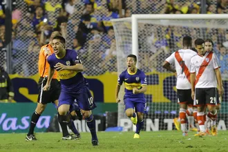 Riquelme sobre Supercl&aacute;ssico: &ldquo;Queria jogar, mas n&atilde;o posso porque Tevez usa minha camiseta&rdquo;
