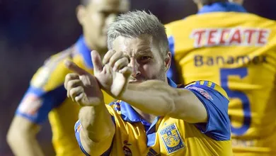 Gignac virou Super Saiyajin e soltou um Kamehameha para comemorar outro gola&ccedil;o no M&eacute;xico
