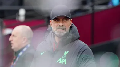 Empate p&eacute;ssimo fica em 2&ordm; plano para um Liverpool que v&ecirc; Klopp e Salah brigarem
