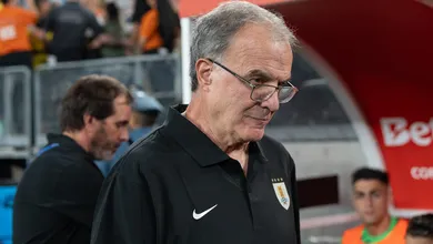 Bielsa &lsquo;se espelha&rsquo; em Dorival para justificar elimina&ccedil;&atilde;o do Uruguai na Copa Am&eacute;rica