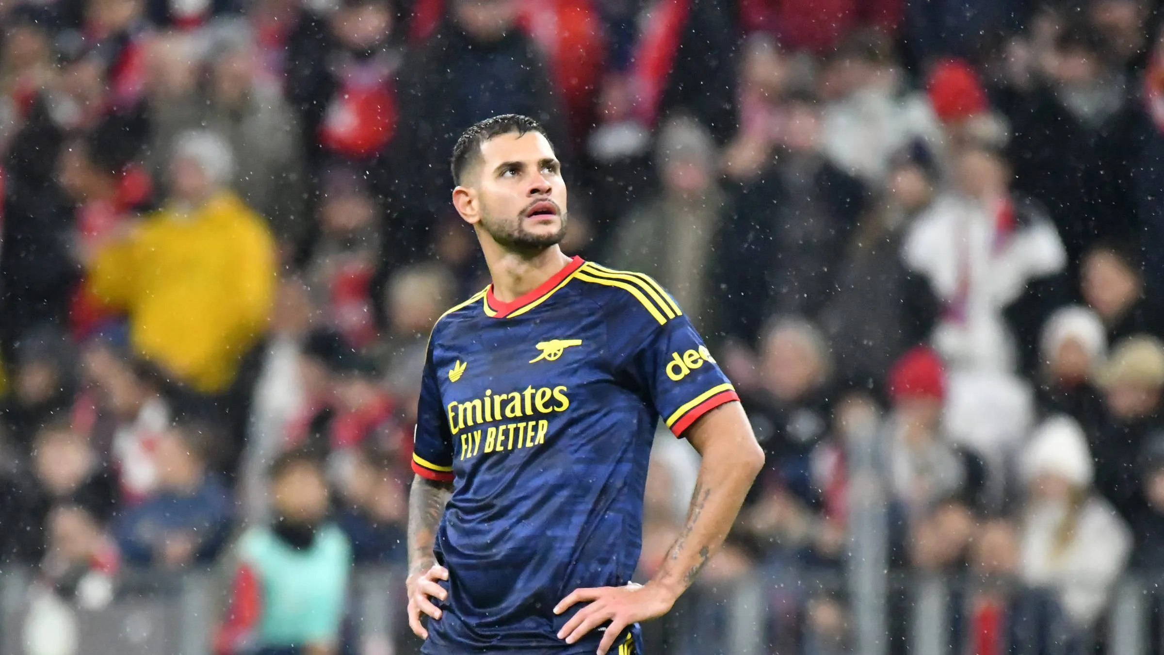 &lsquo;Isso vale para todos os meias&rsquo;: O recado de Arteta para Bruno Guimar&atilde;es e companhia no Arsenal