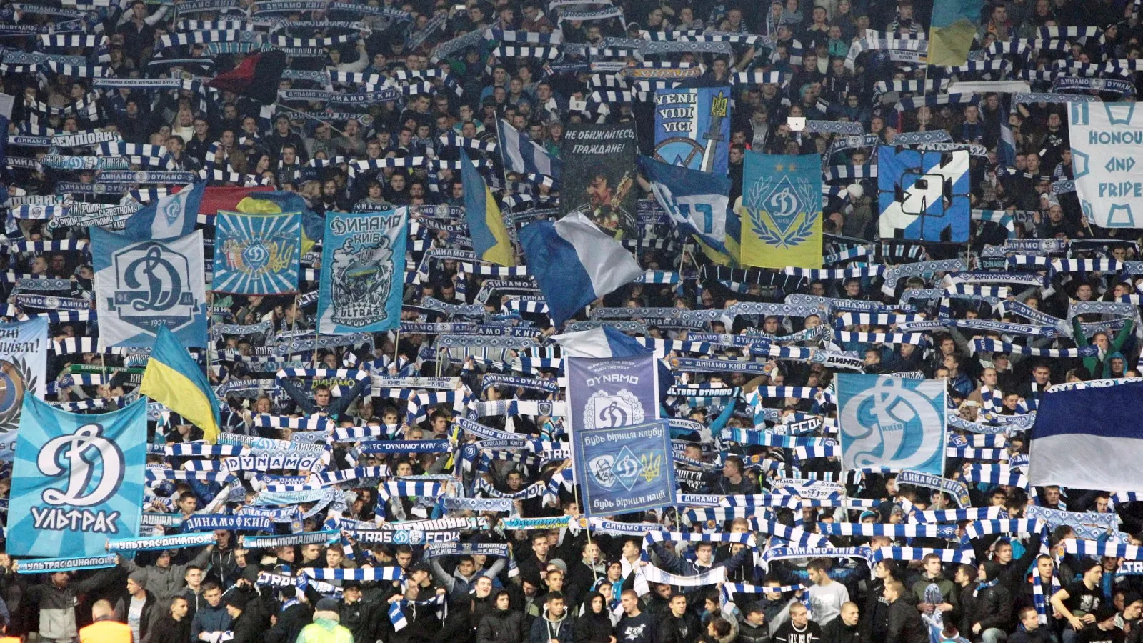 Dirigente sugere apartheid no futebol, com setor segregado para negros no Est&aacute;dio Ol&iacute;mpico de Kiev