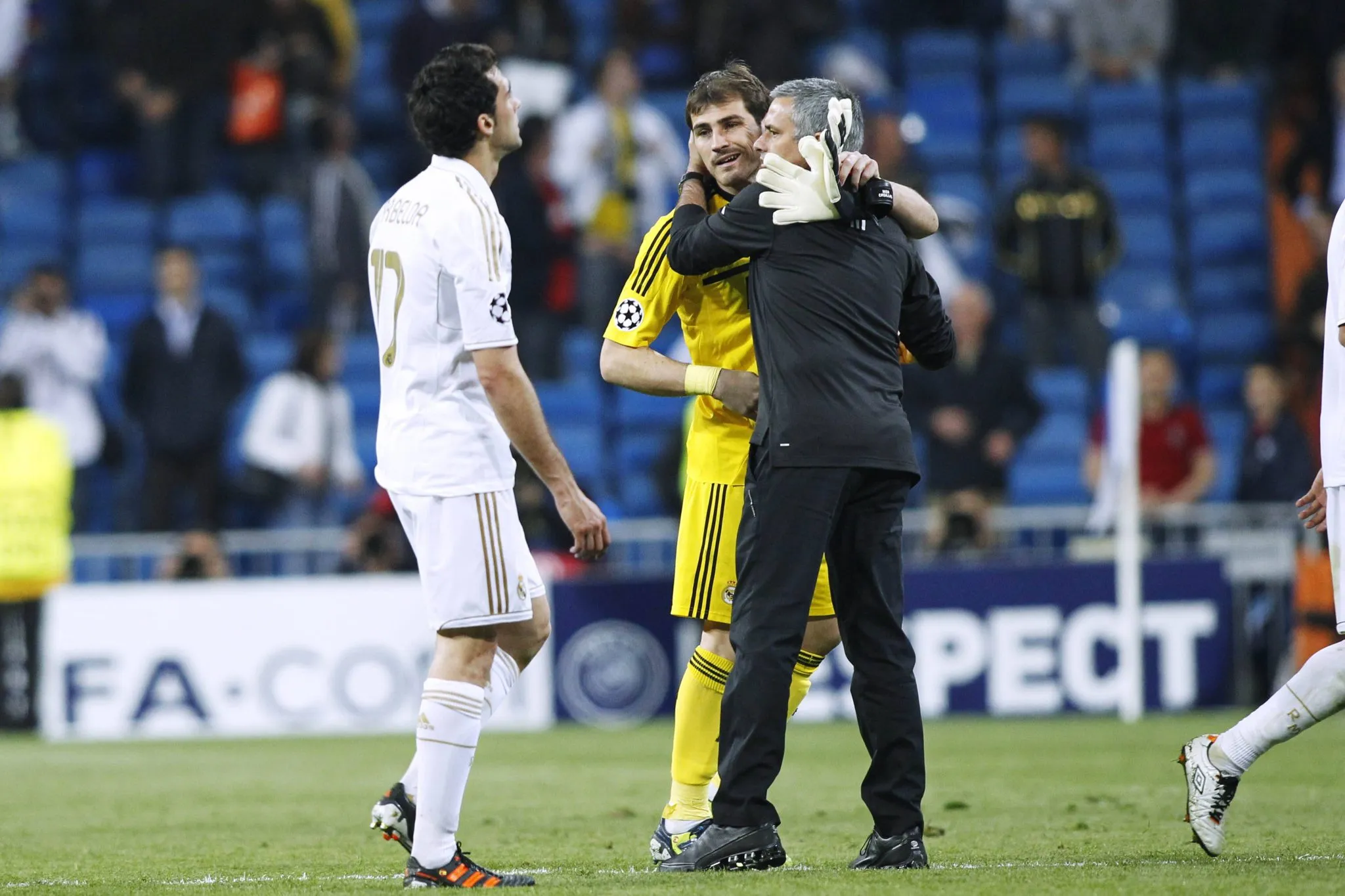 Mourinho e Casillas ap&oacute;s jogo do Real Madrid em 2012
