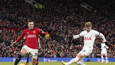 Foi um show de gola&ccedil;os, mas faltou um vencedor para Manchester United e Tottenham