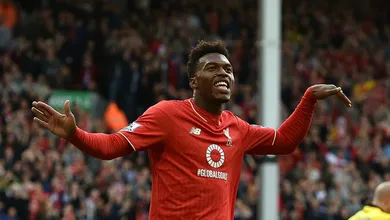 Sturridge retomou protagonismo no momento em que Rodgers mais balan&ccedil;a no cargo