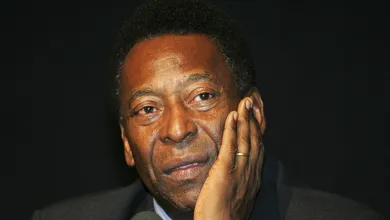 Um ano sem Pel&eacute;: mundo do futebol se une e presta homenagens ao Rei