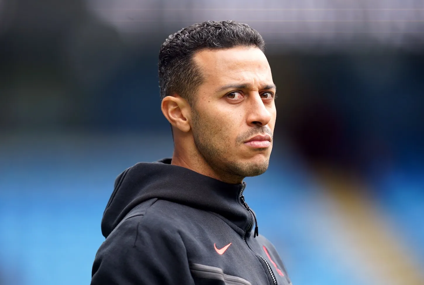 Thiago Alc&acirc;ntara e mais 9: veja a lista de dispensa do Liverpool na janela de transfer&ecirc;ncias