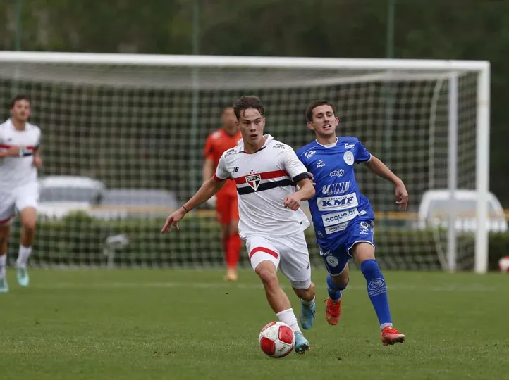 Igor Felisberto &eacute; exce&ccedil;&atilde;o na base do S&atilde;o Paulo