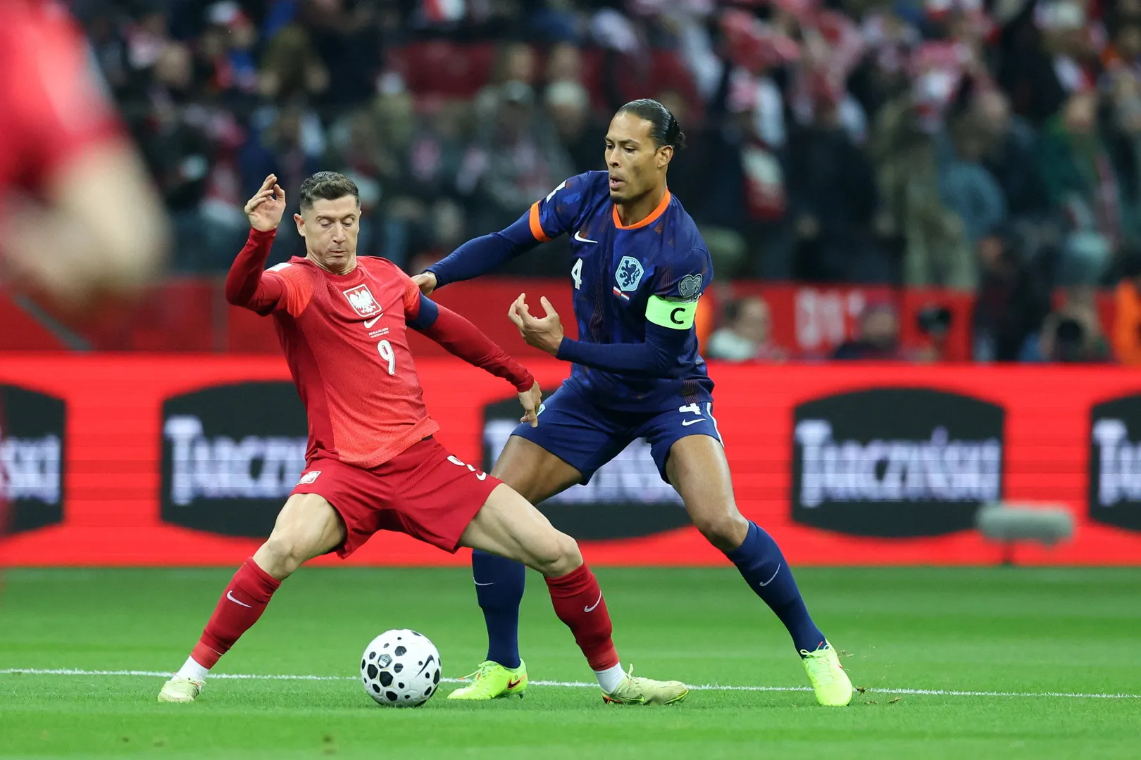 Pol&ocirc;nia e Holanda se enfrentam pelas Eliminat&oacute;rias da Copa (Foto: Imago)