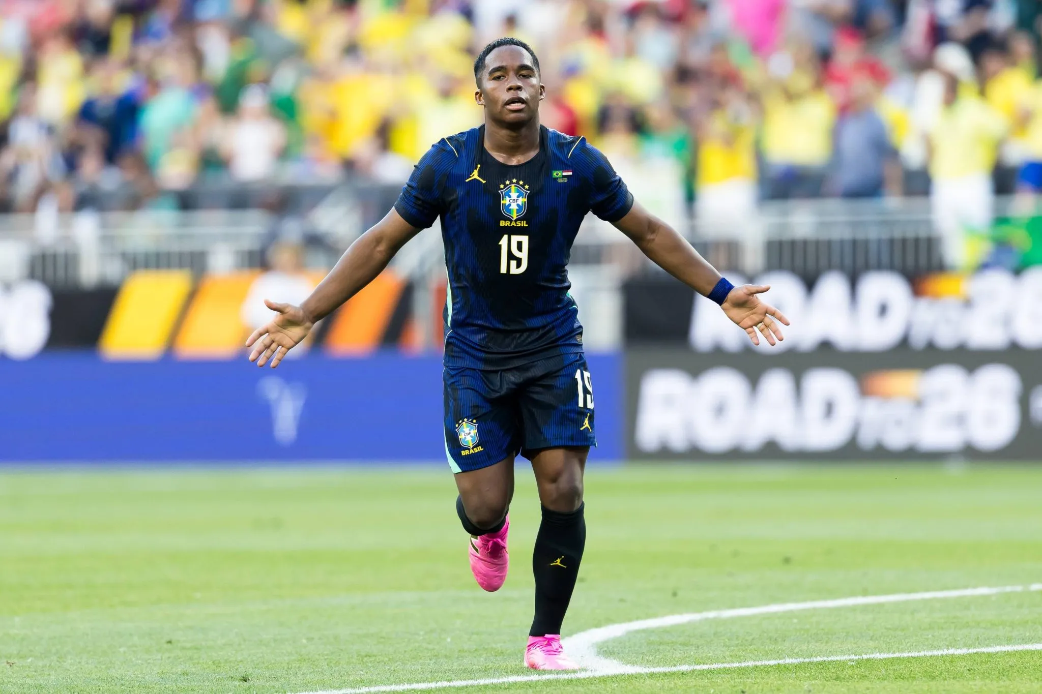 Endrick celebra gol pela Sele&ccedil;&atilde;o