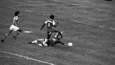 Nada de Copas: conhe&ccedil;a a maior gl&oacute;ria club&iacute;stica de Roger Milla, desbancando Platini