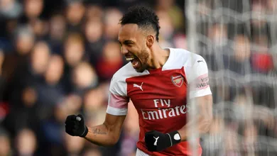 &Ouml;zil volta com um grande jogo, Aubameyang assume artilharia e Arsenal vence o Burnley