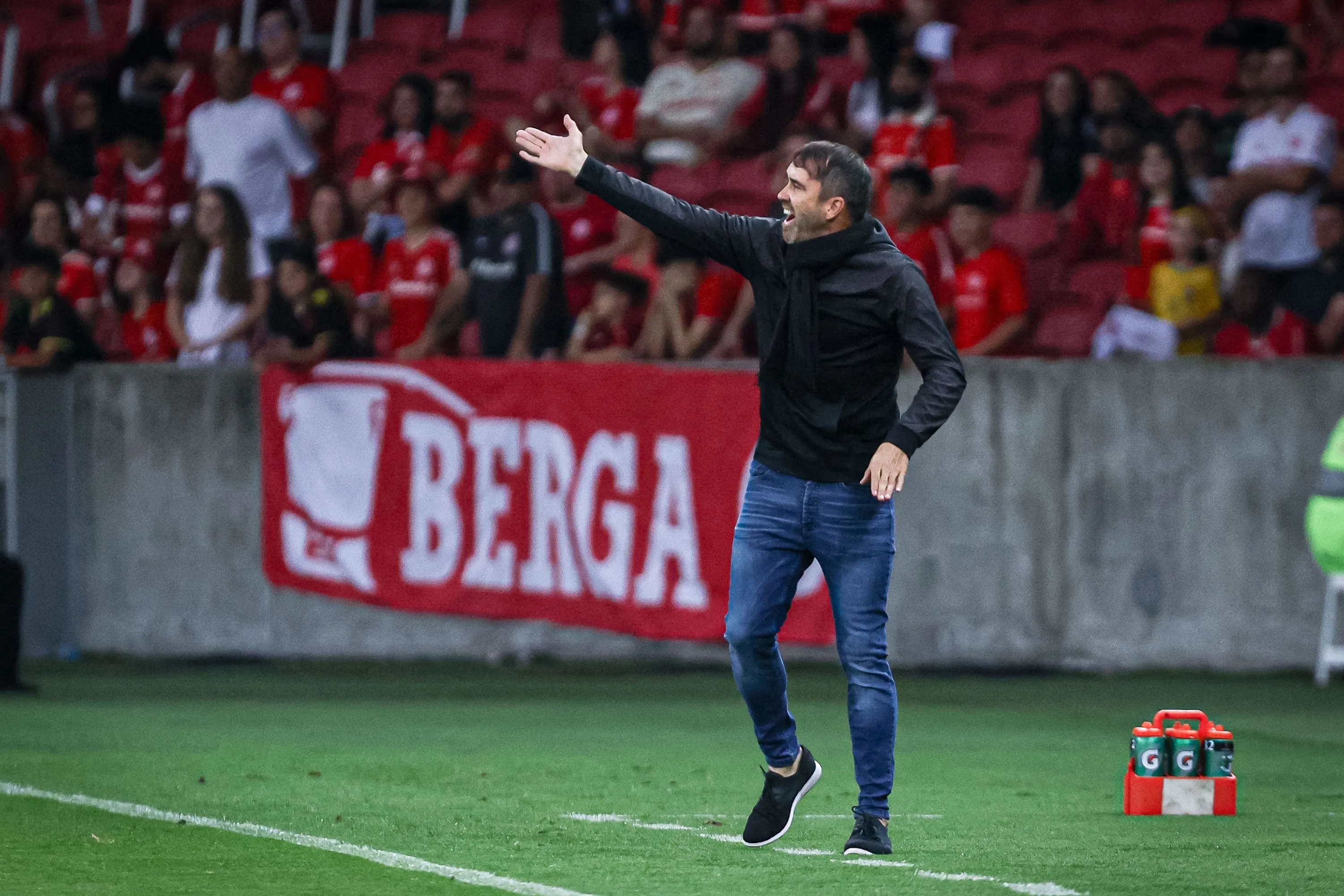 Coudet justifica atua&ccedil;&atilde;o do Internacional contra o Fluminense, e sai em defesa de Dalbert