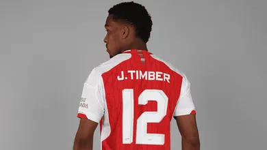 Jurrien Timber &eacute; uma &oacute;tima aposta do Arsenal para uma posi&ccedil;&atilde;o carente