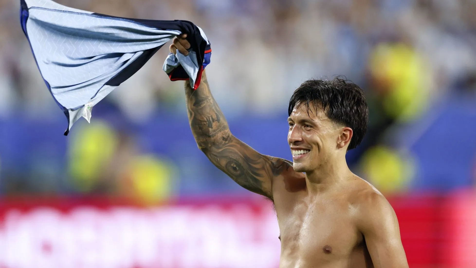 De quase aposentado a her&oacute;i: Lisandro Mart&iacute;nez renasce e salva a Argentina na Copa