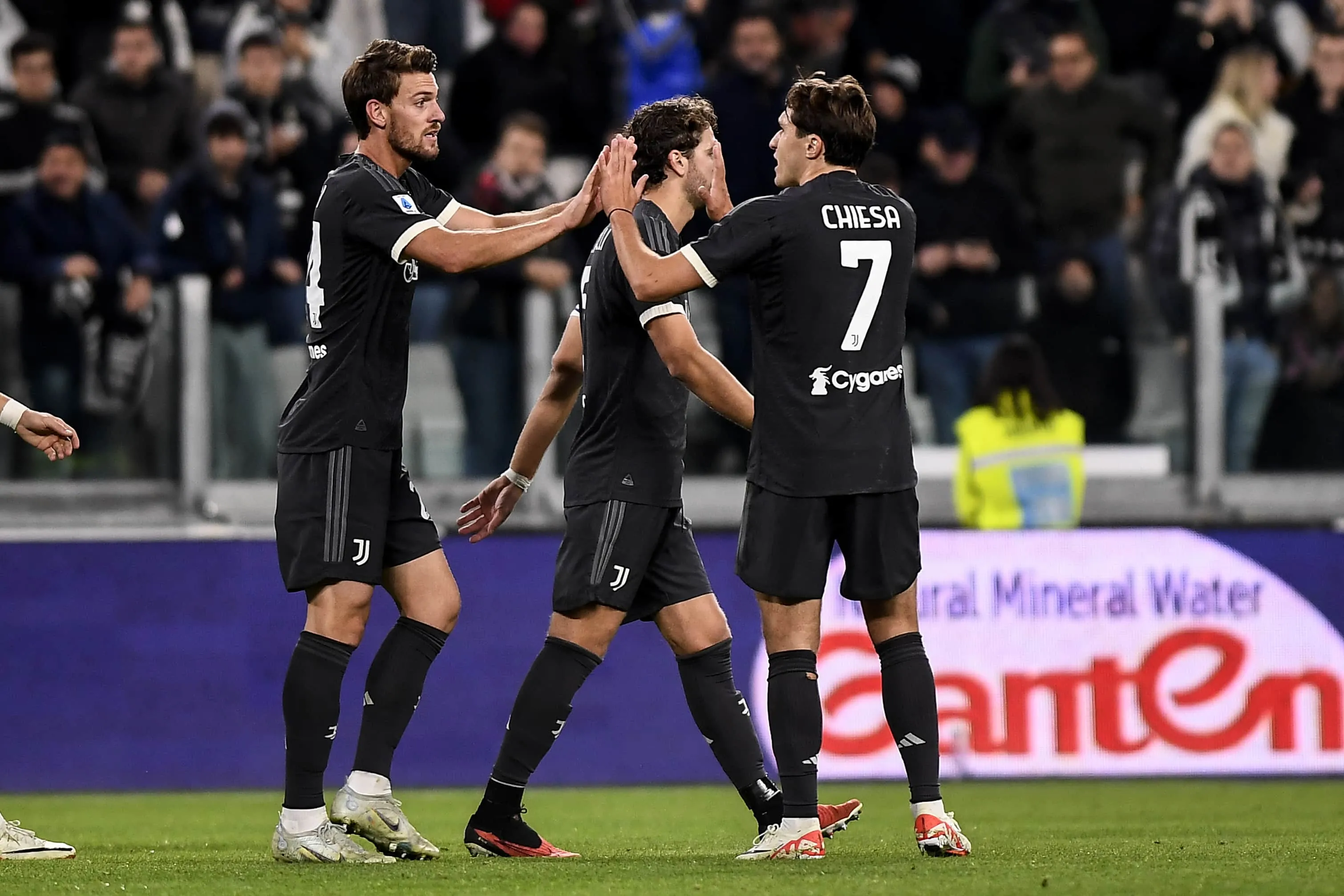 Sem novidade, a Juventus voltou a jogar mal, mas seguiu vencendo &mdash; gra&ccedil;as aos seus zagueiros