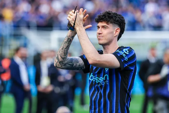 Internazionale: Agente de Bastoni responde a especula&ccedil;&otilde;es sobre futuro do jogador