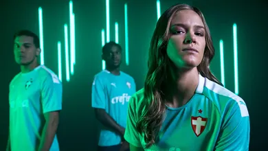 Cruz de Savoia est&aacute; de volta ap&oacute;s cinco anos, desta vez no terceiro uniforme do Palmeiras