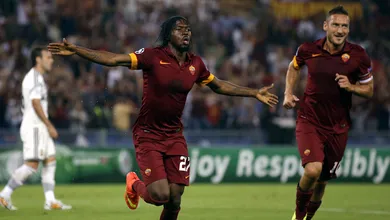Com lindo passe de Totti, Gervinho marcou um gola&ccedil;o na goleada da Roma na Champions