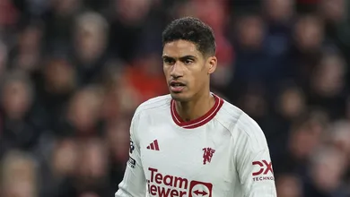 Volta dos que mal foram? Real Madrid estaria interessado em Varane ap&oacute;s les&atilde;o de Alaba