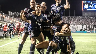 Santos faz seu papel, vence o Coritiba na Vila Belmiro e respira fora da Z-4 do Brasileir&atilde;o