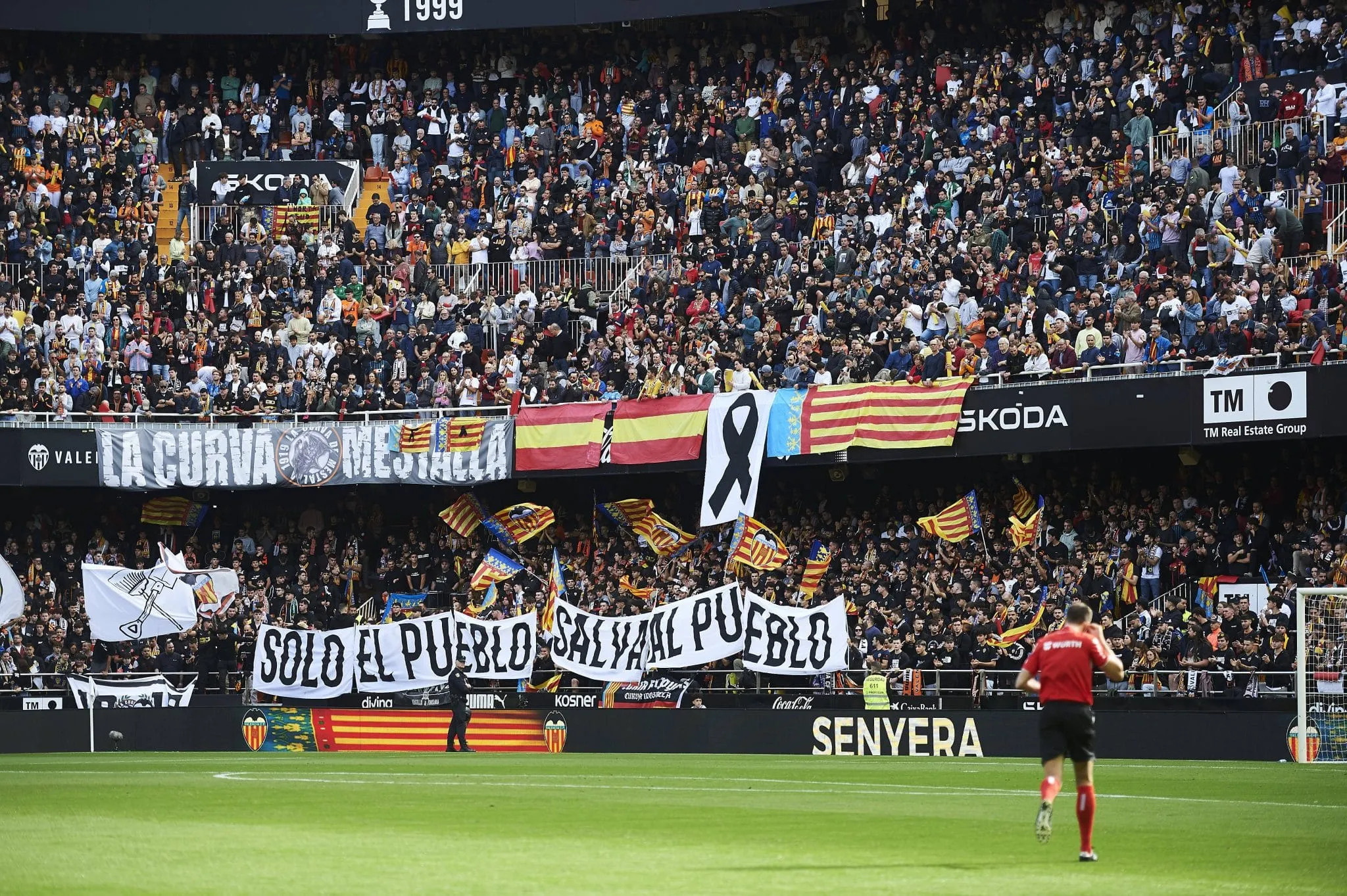 &lsquo;Foram semanas dif&iacute;ceis para n&oacute;s&rsquo;: Valencia goleia em Mestella ap&oacute;s um m&ecirc;s de trag&eacute;dia