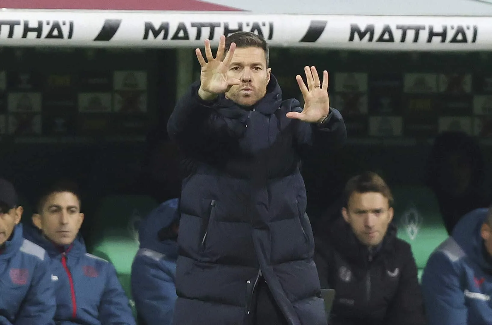 Todos querem Xabi Alonso, mas ele quer ir a algum lugar?