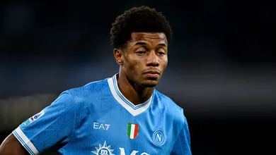&lsquo;Inabal&aacute;vel&rsquo;: Ex-S&atilde;o Paulo quebra longo jejum e d&aacute; esperan&ccedil;as ao Napoli