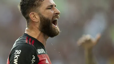 Defesa do Flamengo ter&aacute; &lsquo;teste de fogo&rsquo; contra esquema ofensivo do Fluminense de Diniz