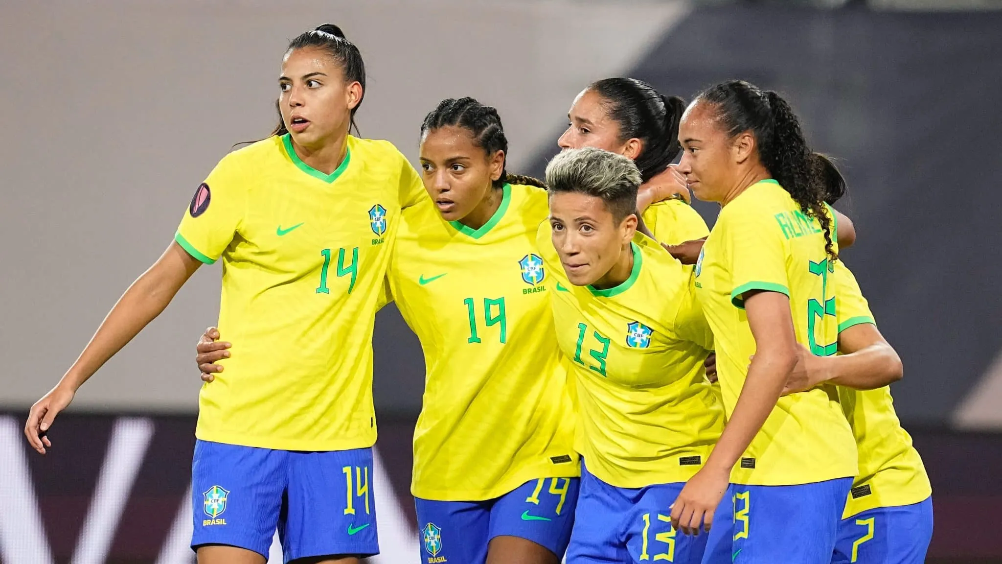 Testes de Arthur Elias funcionam, Brasil domina Panam&aacute; e termina l&iacute;der do grupo na Copa Ouro Feminina