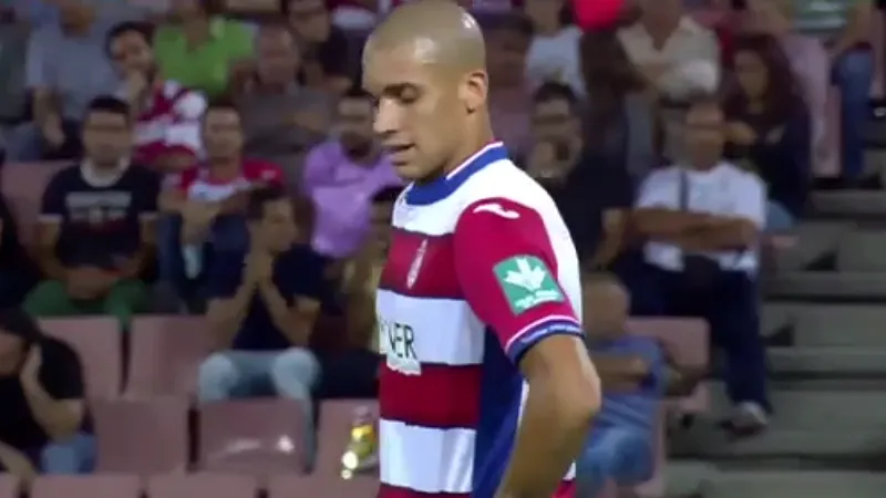 D&oacute;ria d&aacute; bela assist&ecirc;ncia em seu segundo jogo no Granada. Pena que foi para o advers&aacute;rio