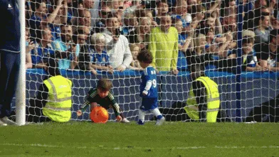 Damian Cech e L&eacute;o Torres mostram que puxaram aos pais