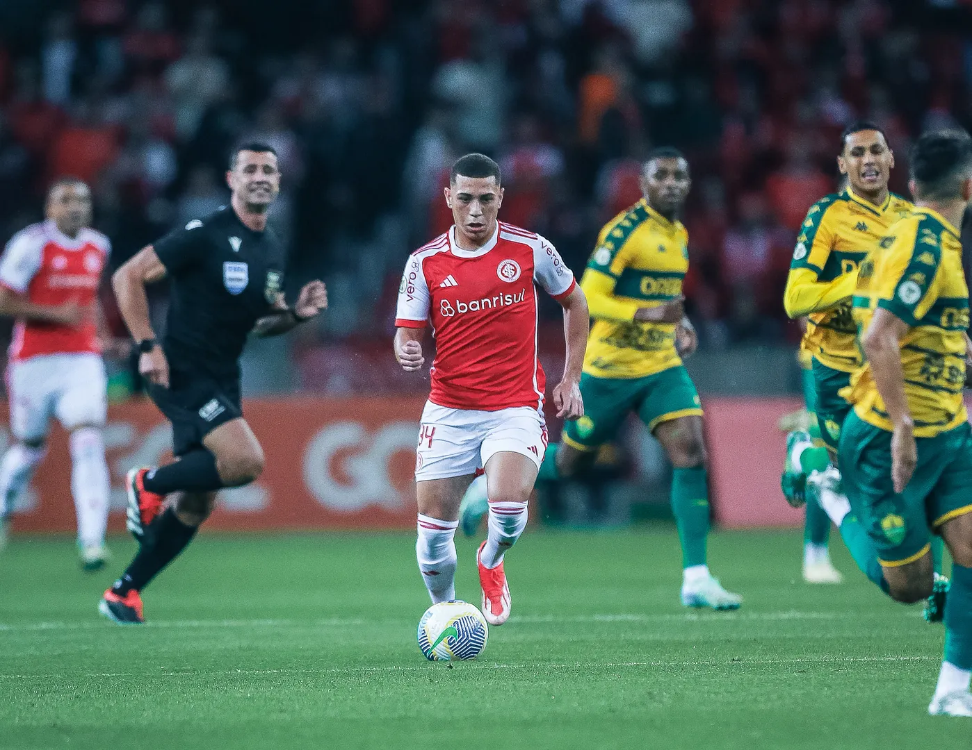 Foto: (IconSport) - Gabriel Carvalho pelo Internacional