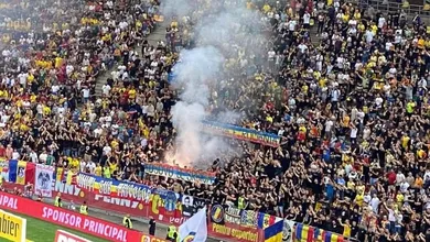 Rom&ecirc;nia x Kosovo foi interrompido por gritos e faixa pr&oacute;-S&eacute;rvia da torcida da casa