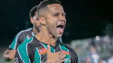Sem avan&ccedil;ar com Macei&oacute;, Santos corre para contratar par&ccedil;a de Neymar