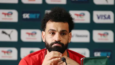 &lsquo;Ningu&eacute;m deveria duvidar&rsquo;: auxiliar do Liverpool est&aacute; indignado com as cr&iacute;ticas a Salah ap&oacute;s les&atilde;o na CAN