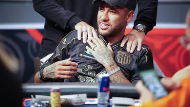 Por m&ecirc;s, Neymar &eacute; mais de 4 vezes mais caro do que o atual elenco do Santos inteiro