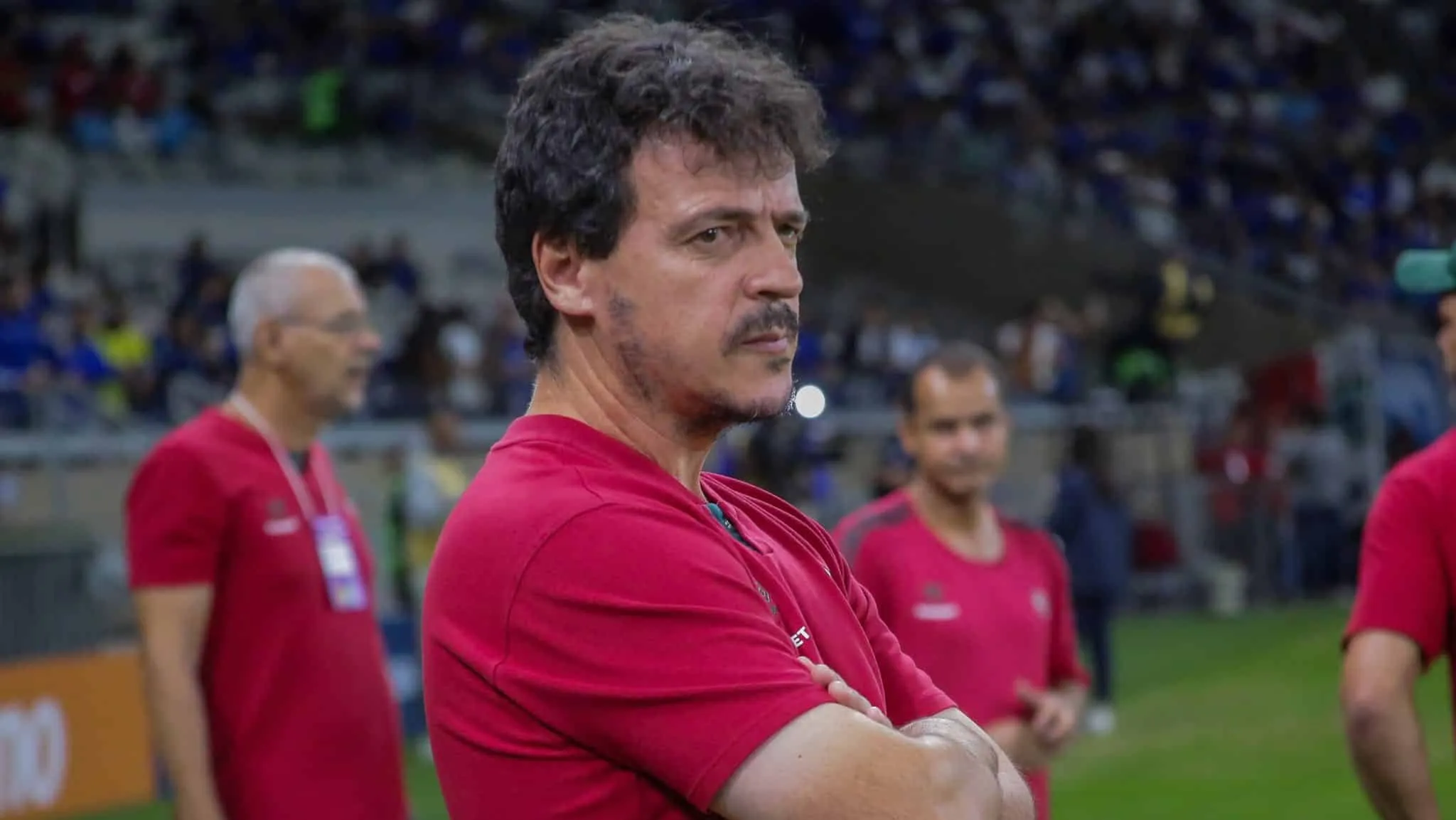Diniz culpa arbitragem, questiona imprensa e v&ecirc; &lsquo;resposta positiva&rsquo; do Fluminense