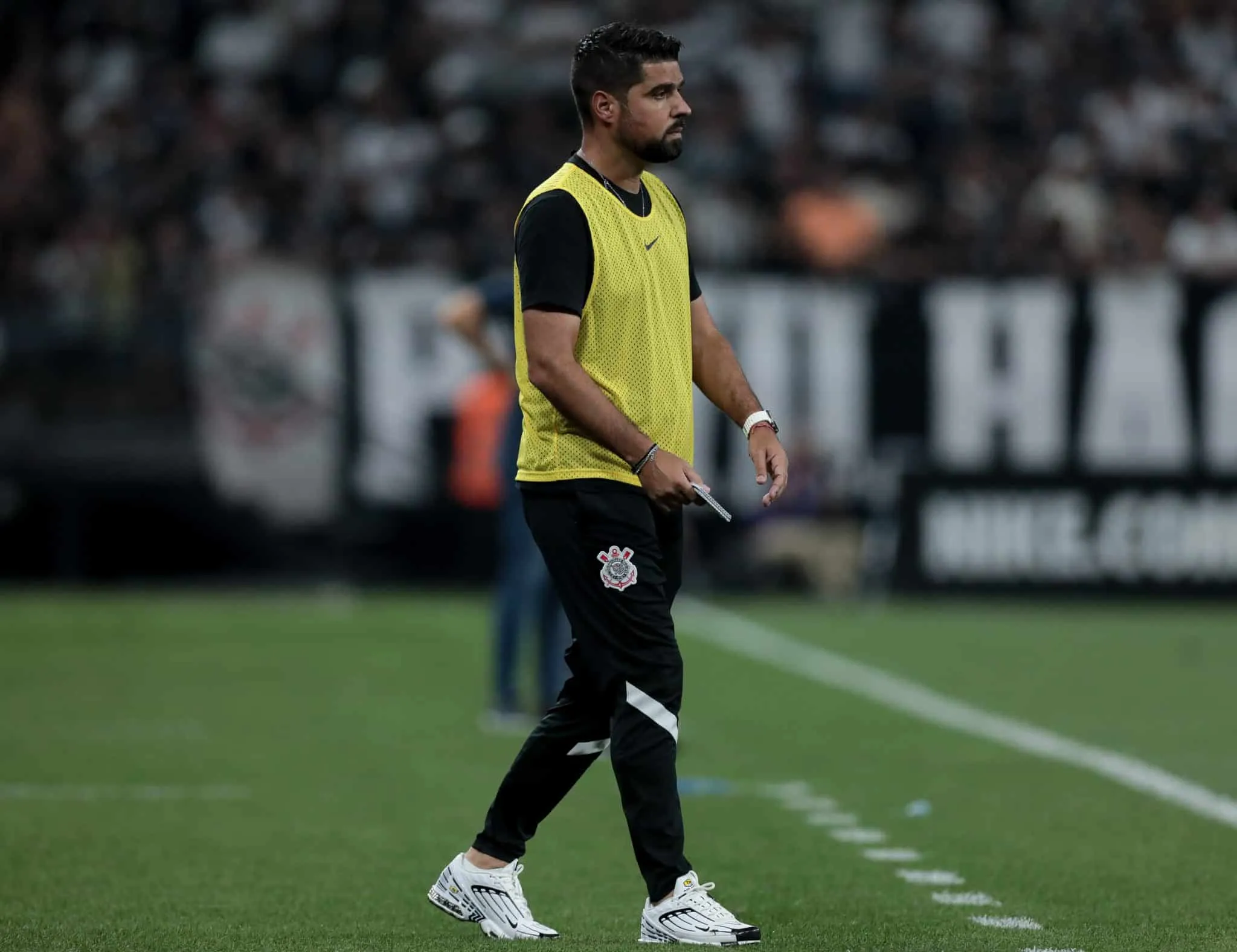 Ant&oacute;nio Oliveira volta a criticar CBF por calend&aacute;rio desgastante