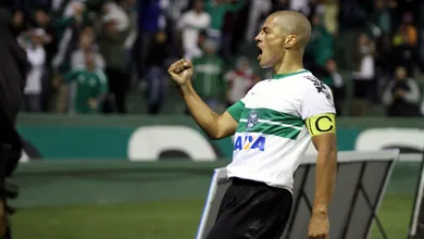 O incr&iacute;vel n&uacute;mero que coloca Alex &agrave; frente de Ronaldo Fen&ocirc;meno