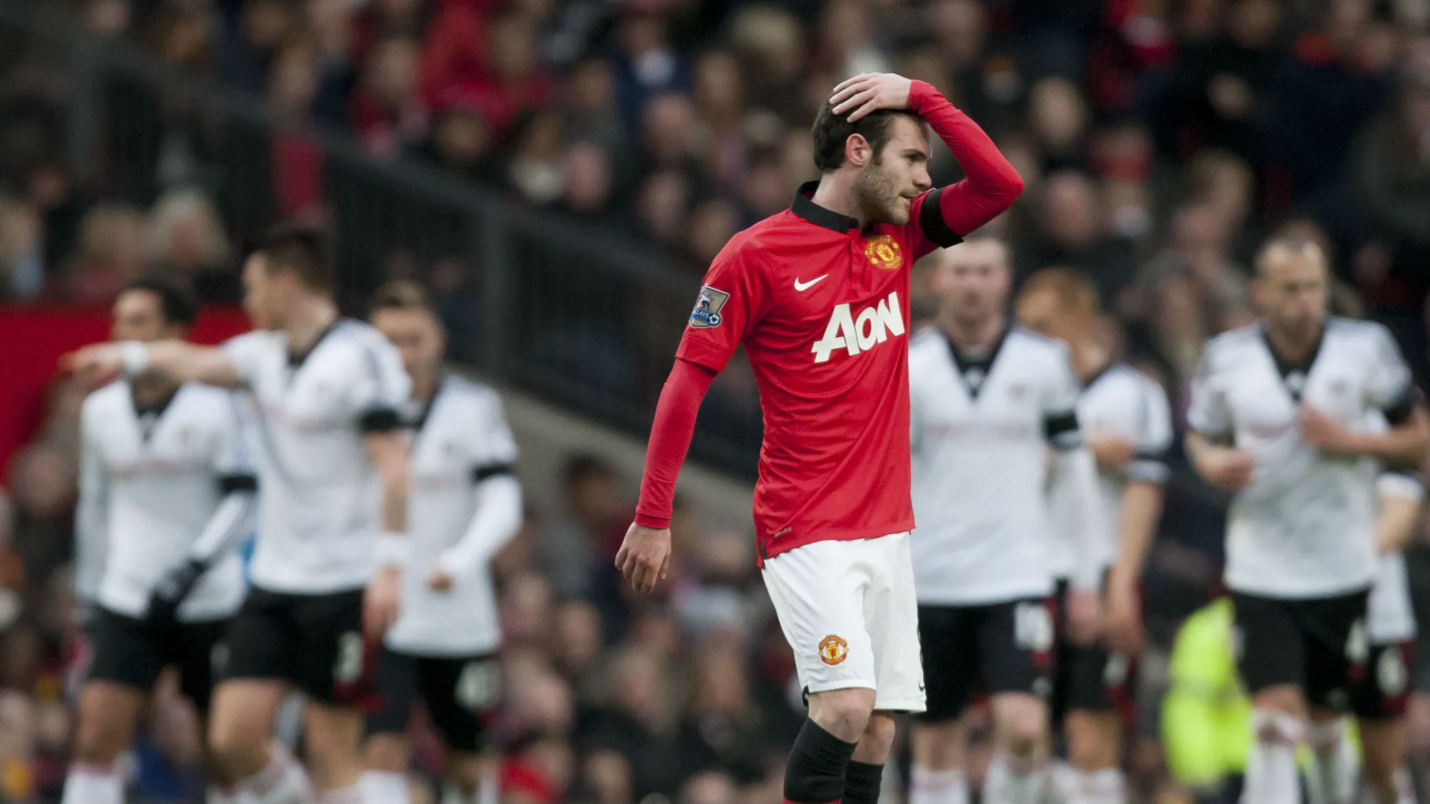 Cruza mais um pouco, United! Red Devils abusaram do chuveirinho e s&oacute; empataram