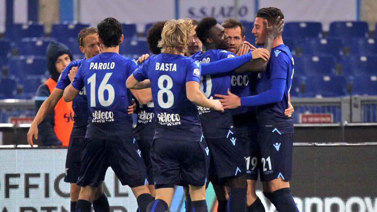 Lazio vence Fiorentina na Copa da It&aacute;lia e Inzaghi alerta: &ldquo;Estamos vivos nas tr&ecirc;s frentes&rdquo;