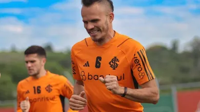 Prov&aacute;vel retorno de Ren&ecirc; no pr&oacute;ximo jogo &eacute; um dos raros motivos para torcedor do Internacional sorrir