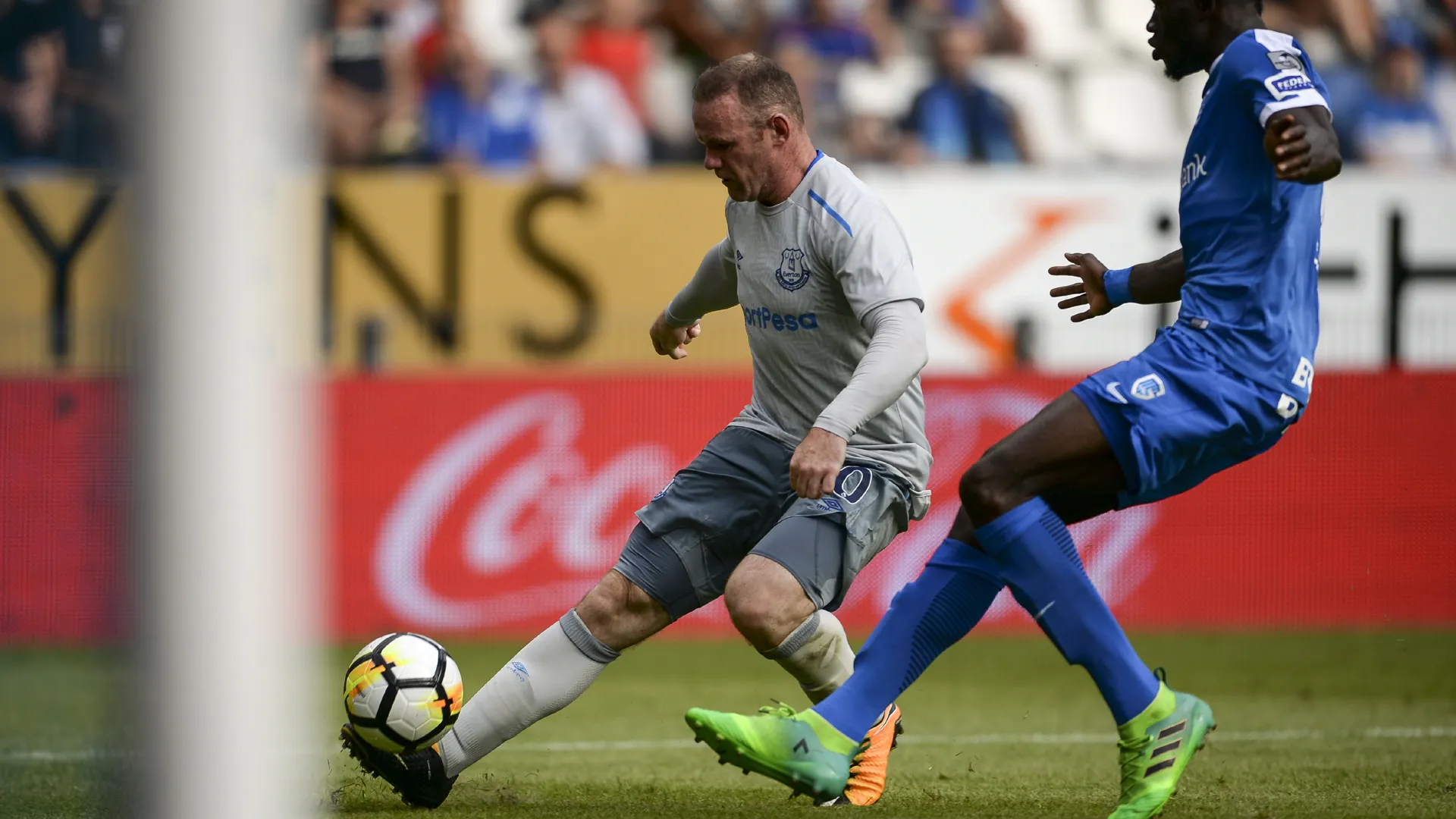 Sandro estreia no Everton com boa atua&ccedil;&atilde;o e passe para mais um gol de Rooney