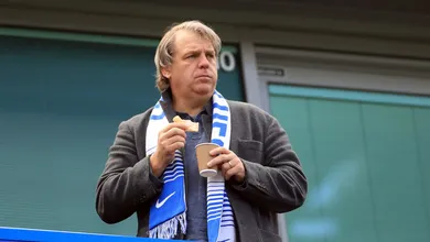 Chelsea foi multado em &euro;10 milh&otilde;es pela Uefa, no que soou como acordo de camaradas
