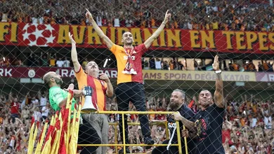O Galatasaray ofereceu uma apresenta&ccedil;&atilde;o apote&oacute;tica a Ziyech, no meio da torcida